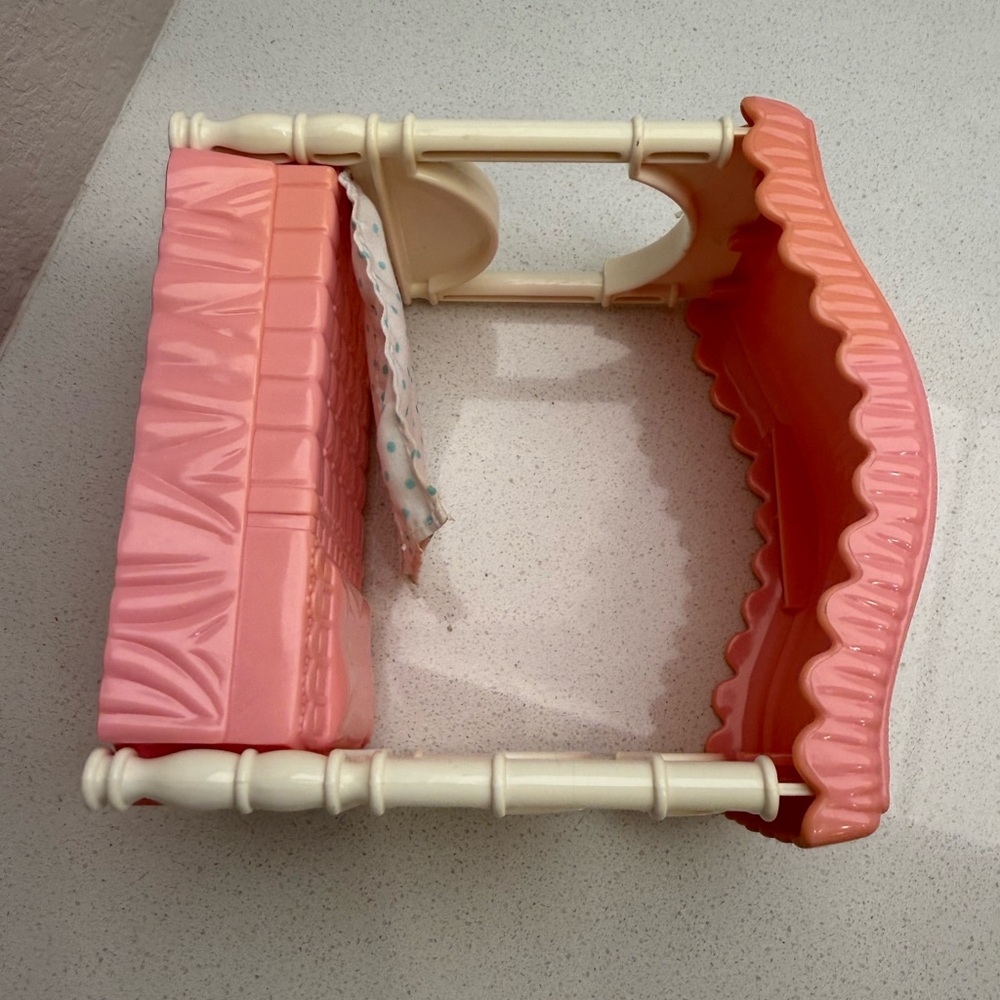 Vintage Playskool Dollhouse Pink Canopy Bed 90s - Picture 9 of 12